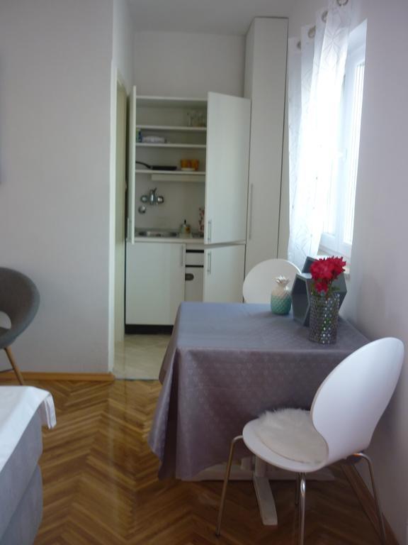 Apartment Vesna Супетар Екстериор снимка